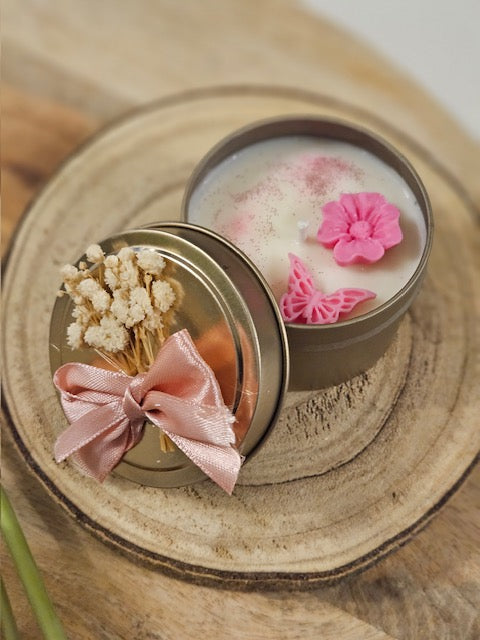 Des bougies spéciales pour des événements uniques comme des  Communions, mariages, anniversaires,..